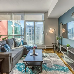 Apartment Cozy 2br With King Bed And Views, Calgary